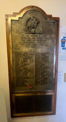 War memorial full view
